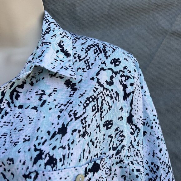Chico's Size 2 I US Size 12 Blue White Animal Camo Print 100% Linen Shirt Top - Picture 3 of 5